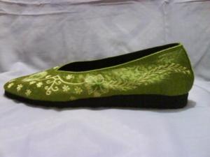 sepatu bordir bunga-hijau